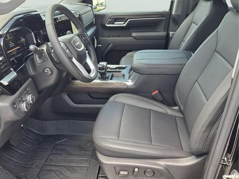 2026 GMC Sierra 1500 SLT - Photo 11