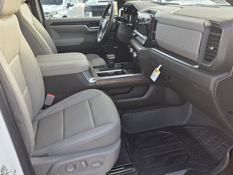 2026 GMC Sierra 1500 SLT - Photo 13