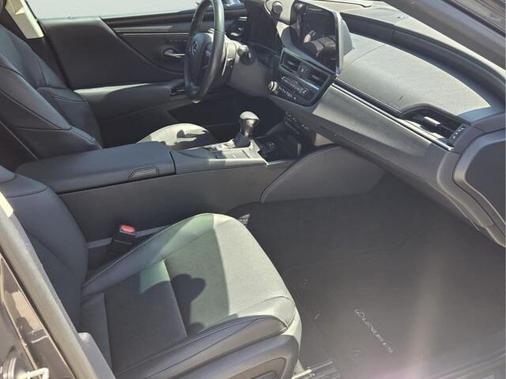 2022 Lexus ES 350 - Photo 19