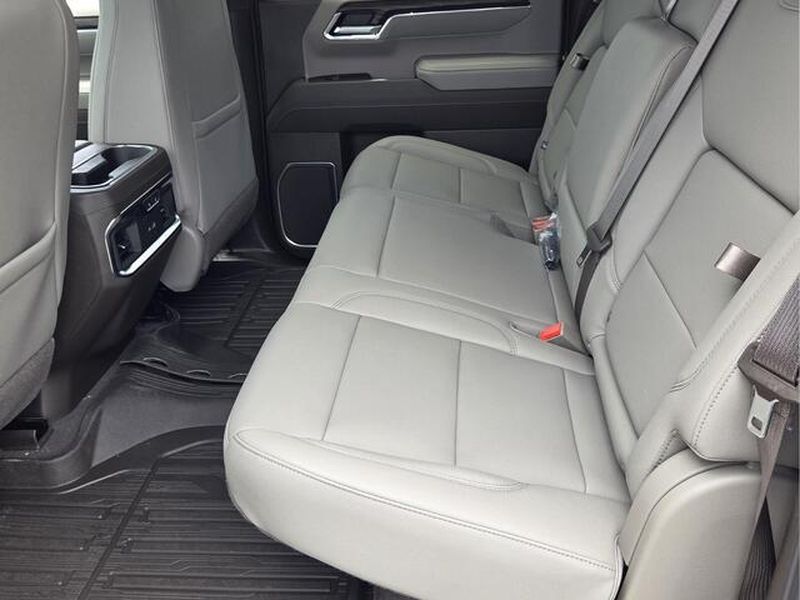 2026 GMC Sierra 1500 SLT - Photo 11
