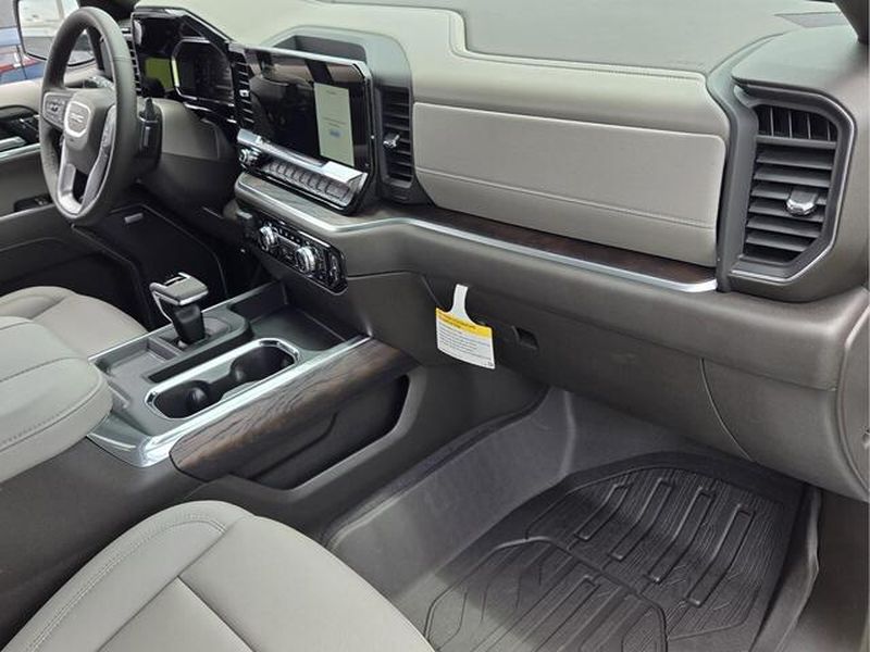 2026 GMC Sierra 1500 SLT - Photo 18