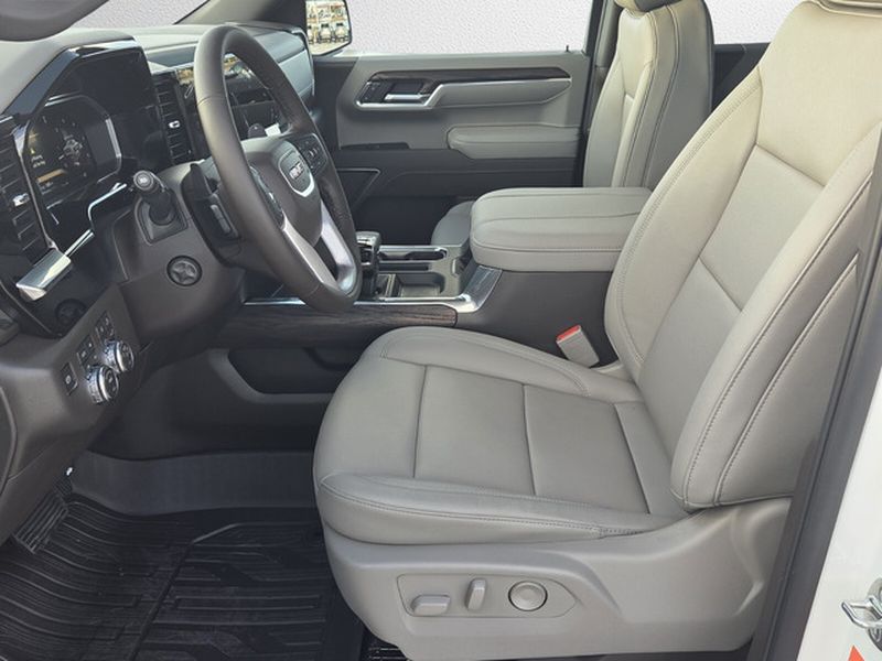 2026 GMC Sierra 1500 SLT - Photo 7