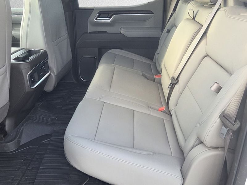 2026 GMC Sierra 1500 SLT - Photo 8