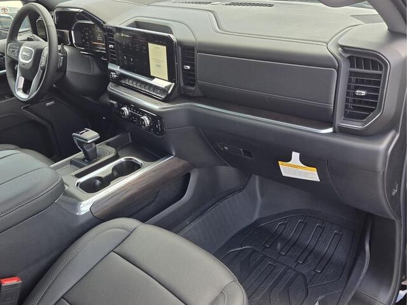 2026 GMC Sierra 1500 SLT - Photo 19
