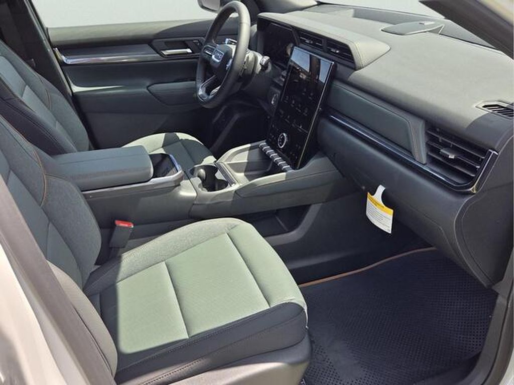 2027 GMC Terrain AT4 - Photo 18
