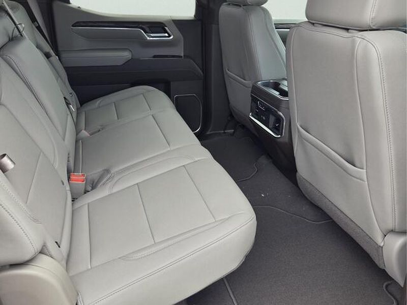 2026 GMC Sierra 1500 SLT - Photo 16