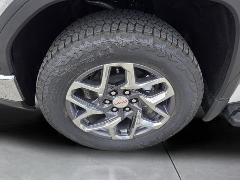 2026 GMC Sierra 1500 SLT - Photo 9
