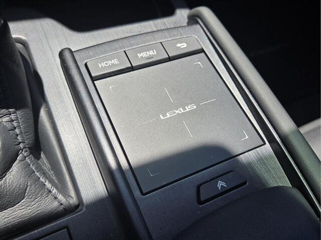 2022 Lexus ES 350 - Photo 27