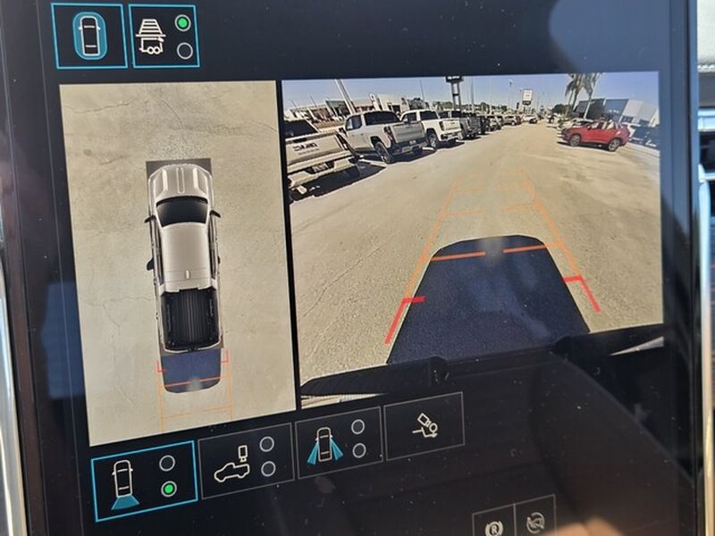 2026 GMC Sierra EV Denali - Photo 18
