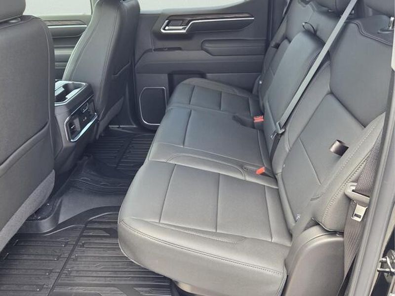 2026 GMC Sierra 1500 SLT - Photo 12