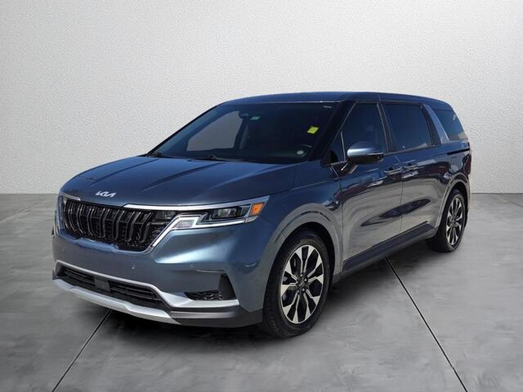 Used 2023 Kia Carnival MPV EX Minivan