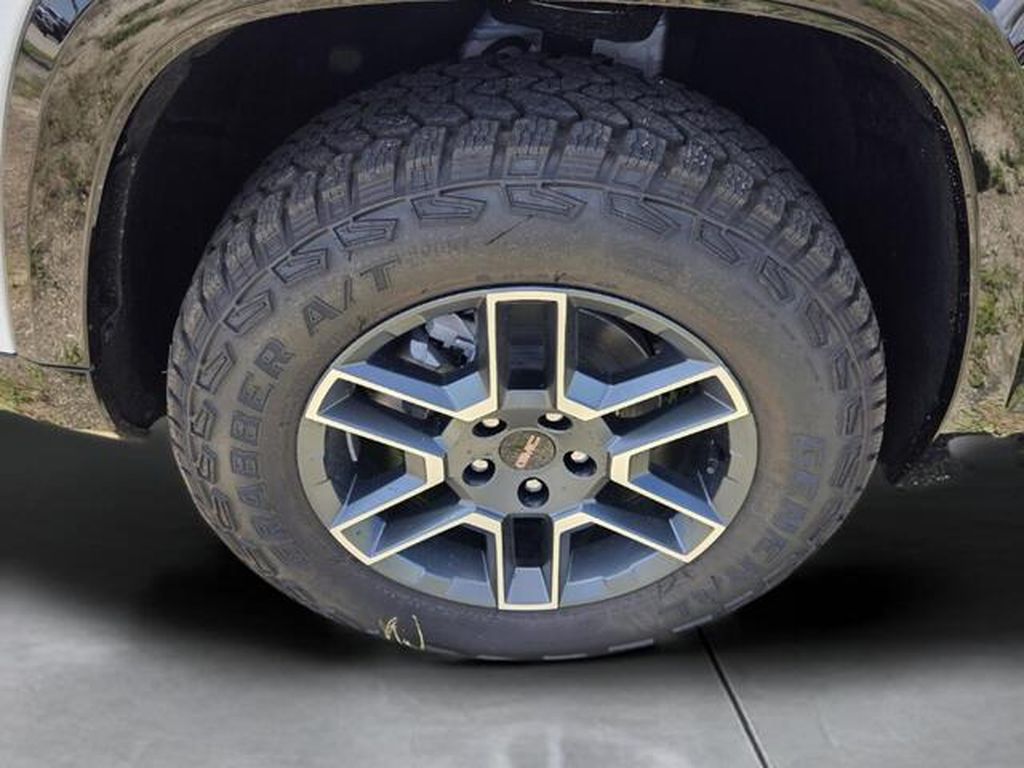 2027 GMC Terrain AT4 - Photo 10