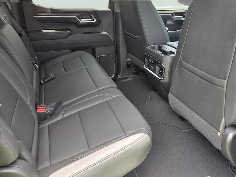 2026 GMC Sierra 1500 SLT - Photo 17