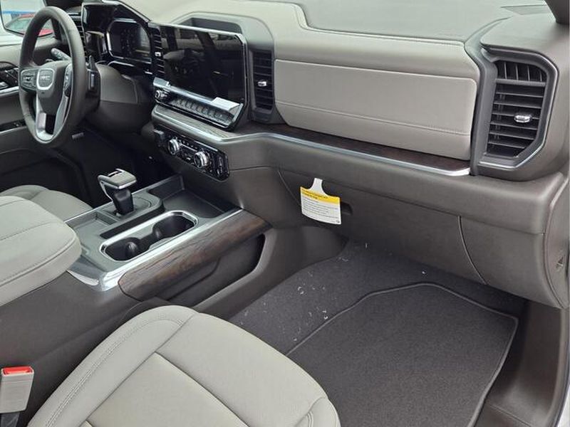 2026 GMC Sierra 1500 SLT - Photo 18