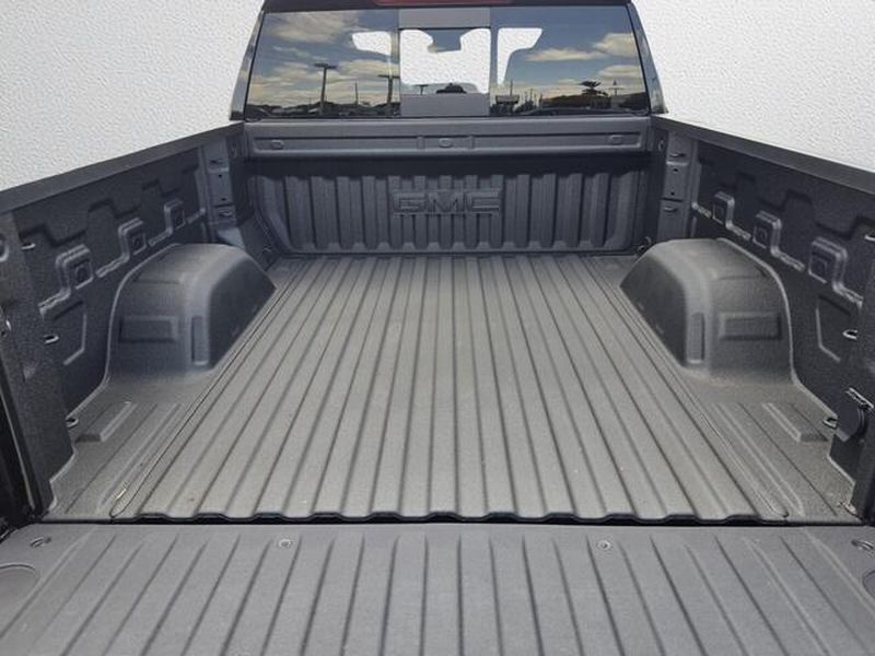 2026 GMC Sierra 1500 SLT - Photo 16
