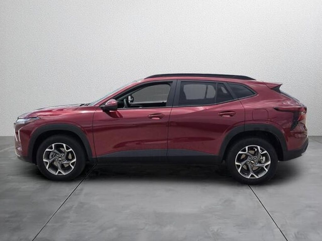 Used 2025 Chevrolet Trax LT SUV