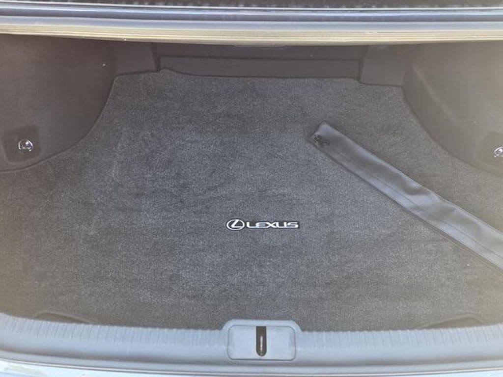 2022 Lexus ES 350 - Photo 17