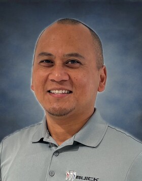 Staff member Ferdinand M. from ID_7458e6