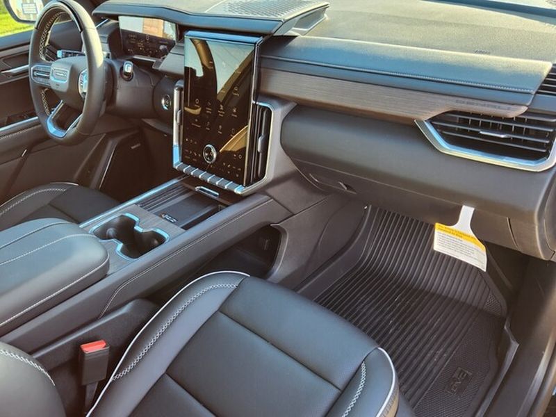 2026 GMC Acadia Denali - Photo 15