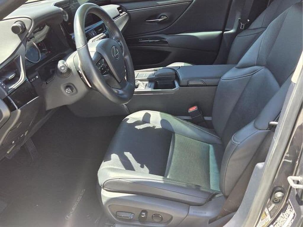 2022 Lexus ES 350 - Photo 12