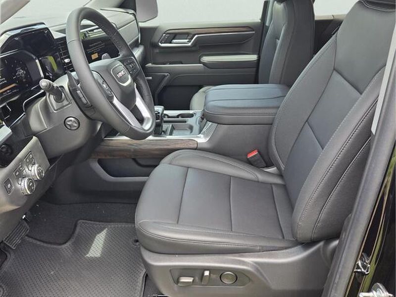 2026 GMC Sierra 1500 SLT - Photo 10