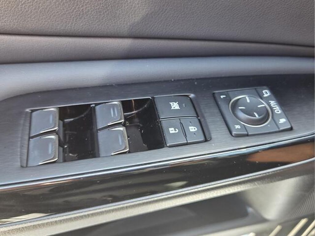 2022 Lexus ES 350 - Photo 25