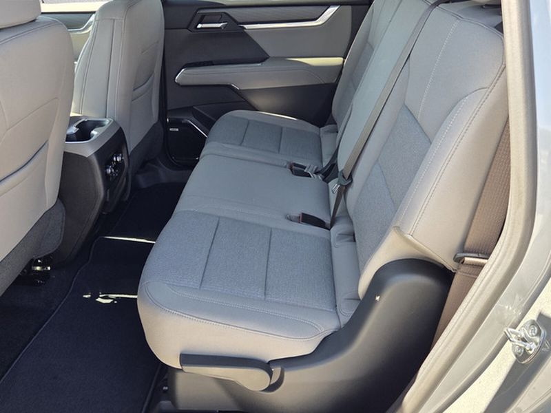 2026 GMC Acadia Elevation - Photo 8