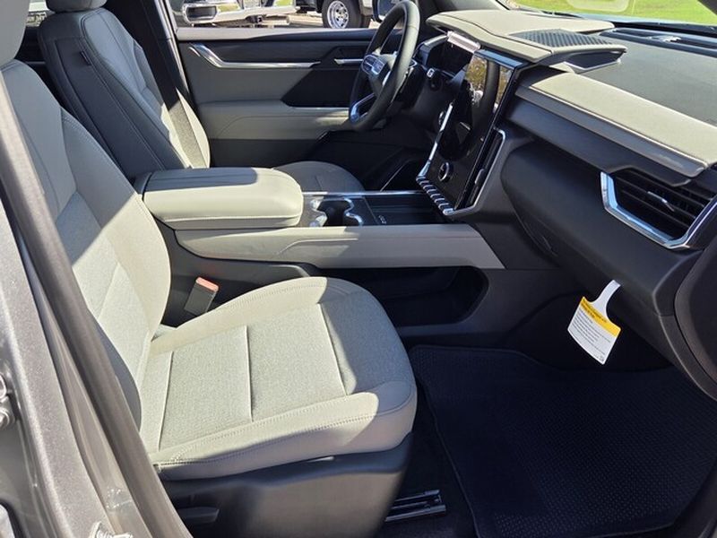 2026 GMC Acadia Elevation - Photo 15