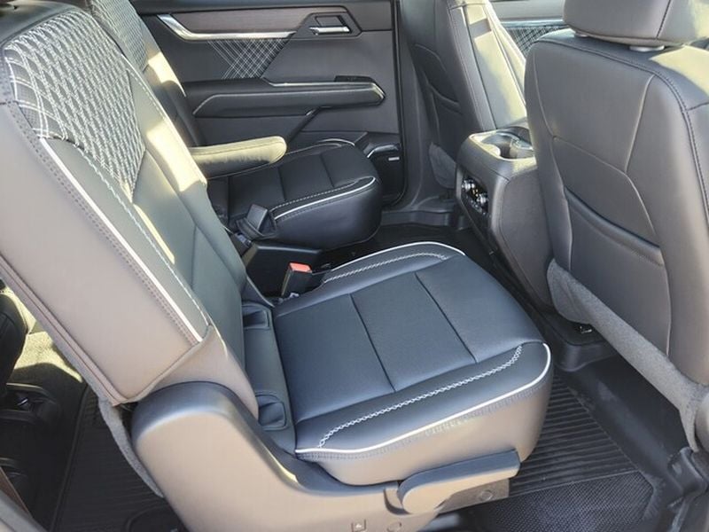 2026 GMC Acadia Denali - Photo 12