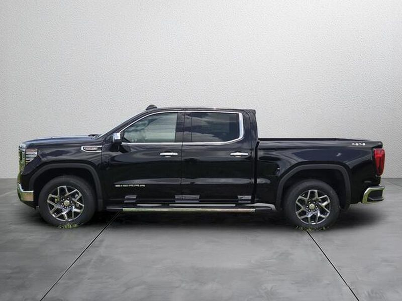 2026 GMC Sierra 1500 SLT - Photo 2
