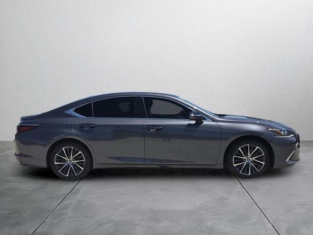 2022 Lexus ES 350 - Photo 8