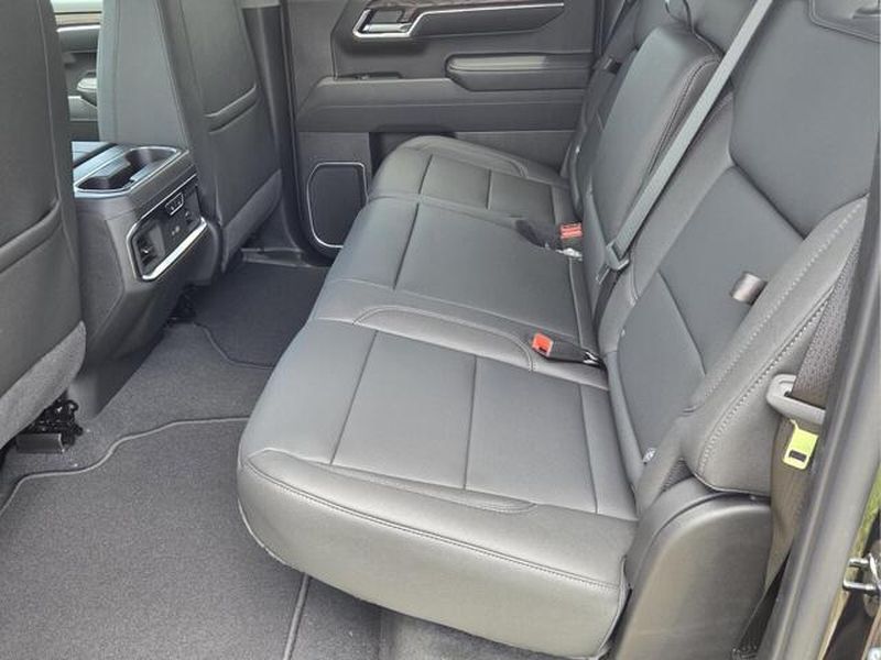 2026 GMC Sierra 1500 SLT - Photo 12