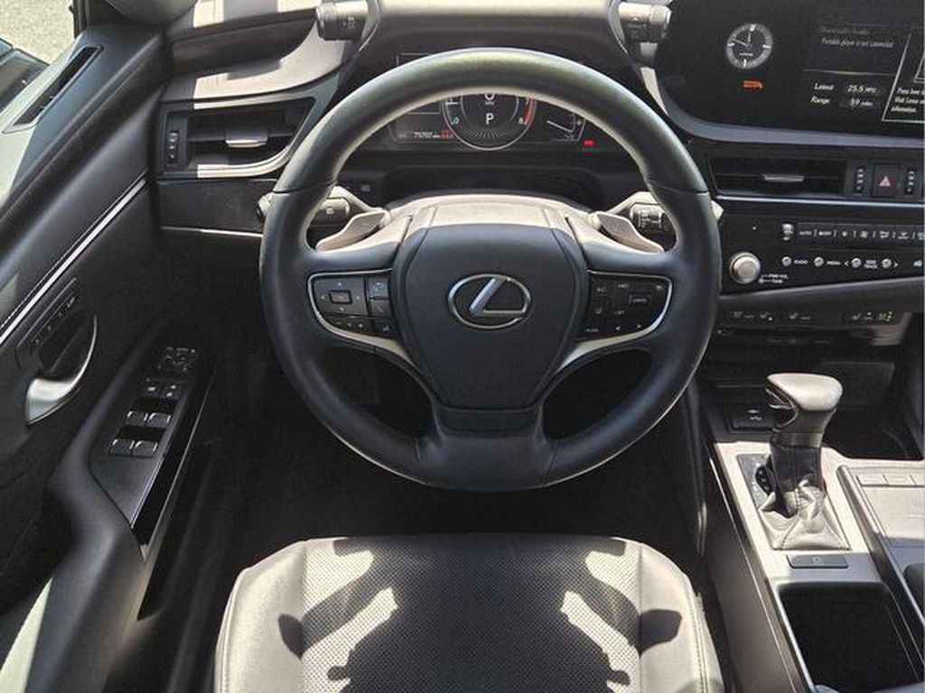 2022 Lexus ES 350 - Photo 15
