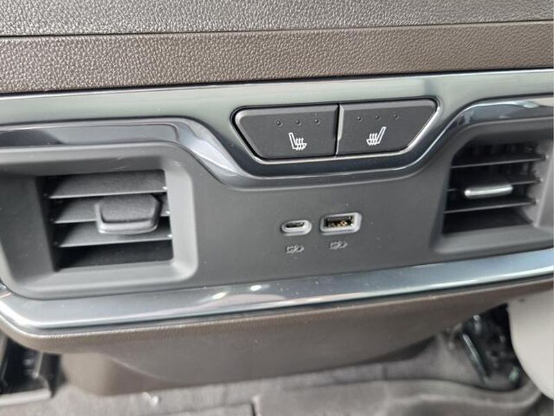 2026 GMC Sierra 1500 SLT - Photo 12