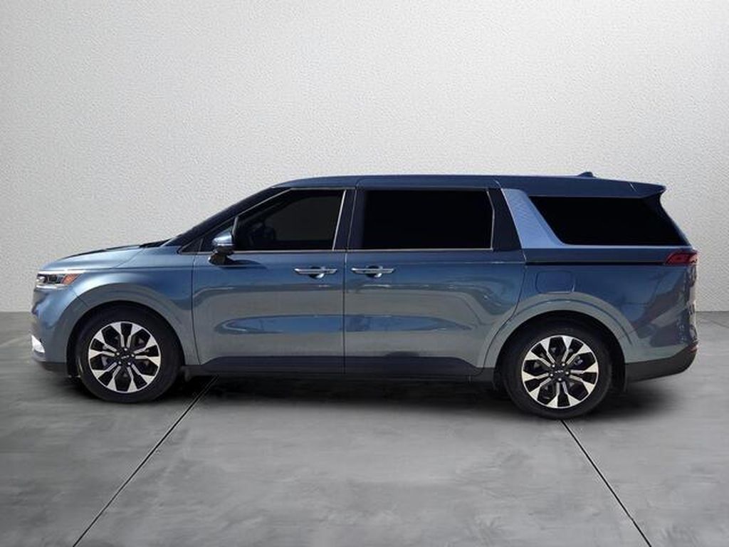 Used 2023 Kia Carnival MPV EX Minivan