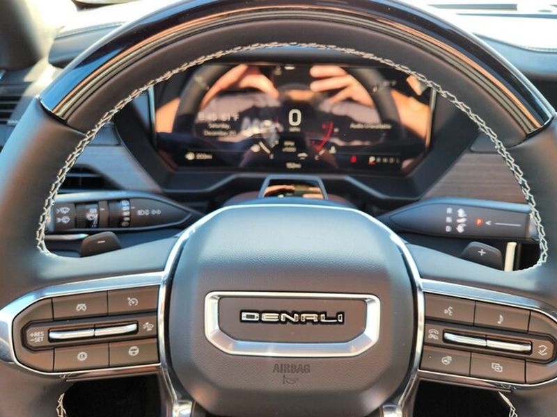 2026 GMC Acadia Denali - Photo 21