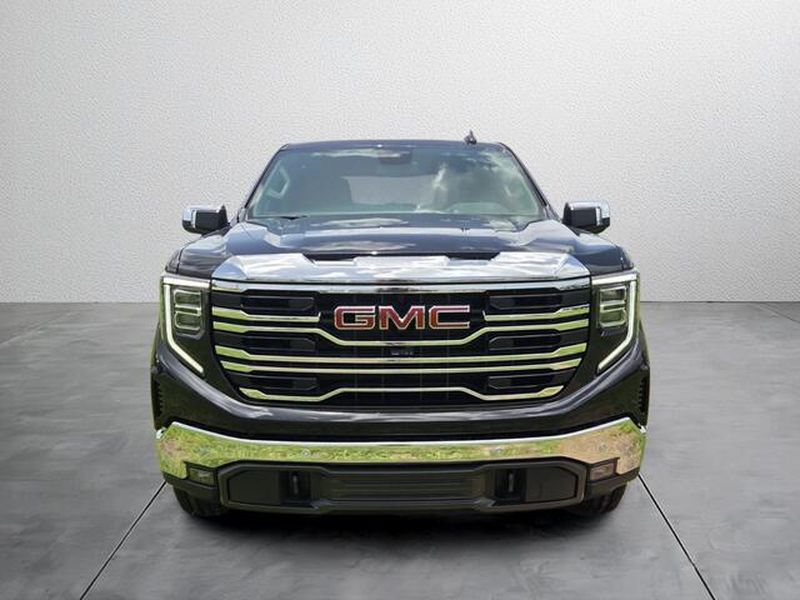 2026 GMC Sierra 1500 SLT - Photo 8