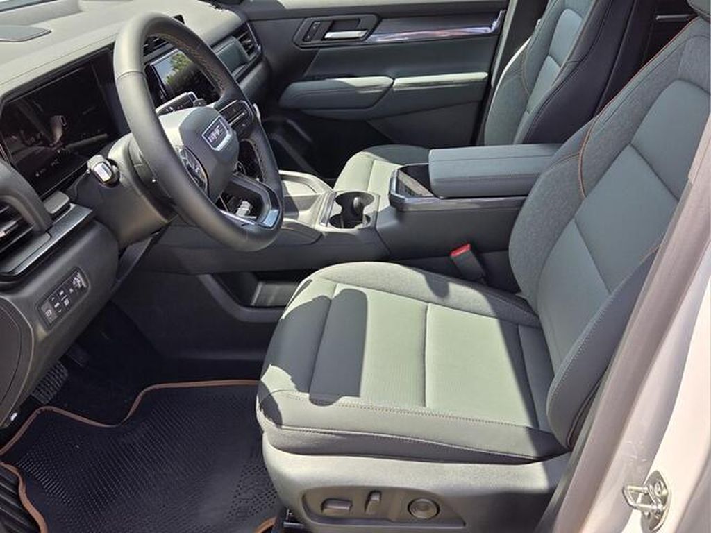 2027 GMC Terrain AT4 - Photo 11
