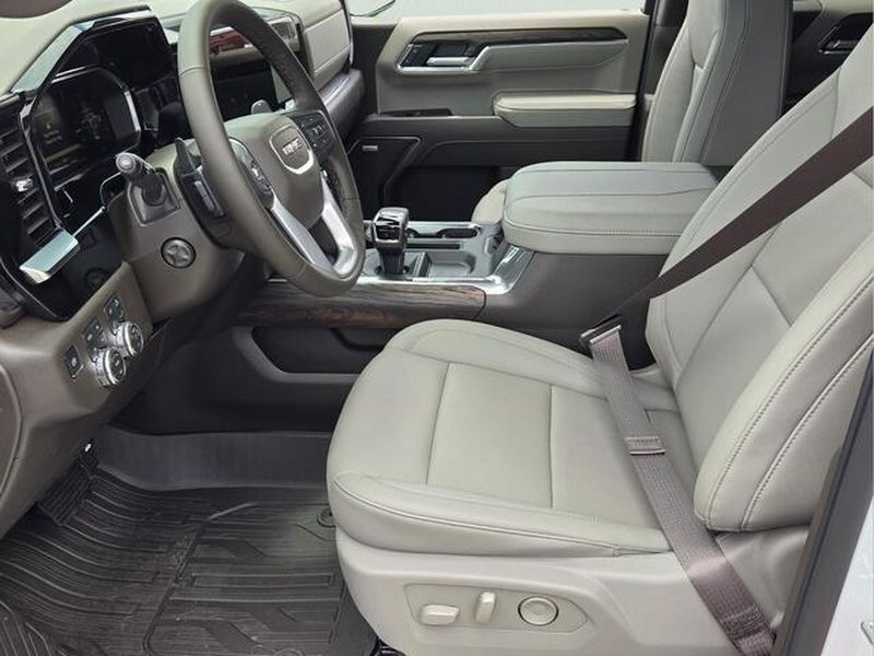 2026 GMC Sierra 1500 SLT - Photo 10