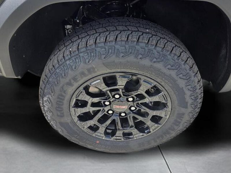 2026 GMC Canyon Elevation - Photo 9