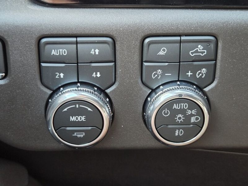 2026 GMC Sierra 1500 SLT - Photo 21
