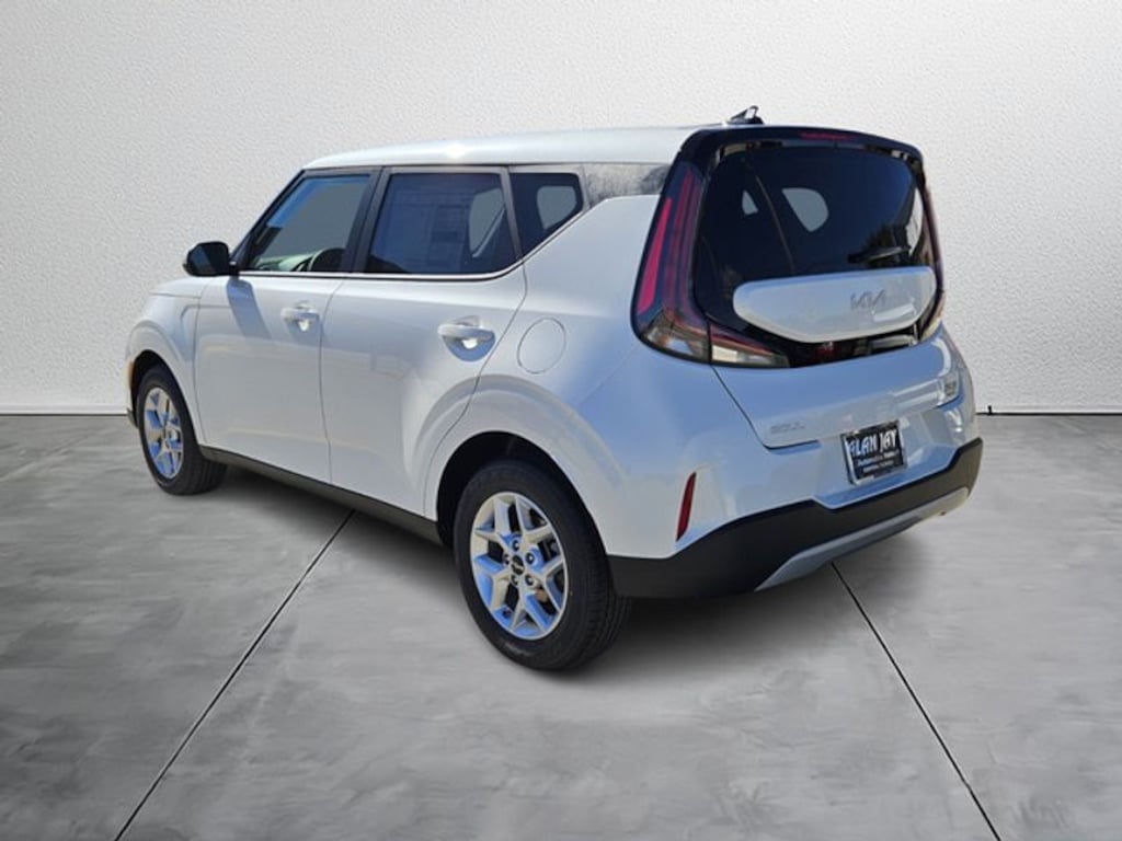 New 2025 Kia Soul LX Hatchback