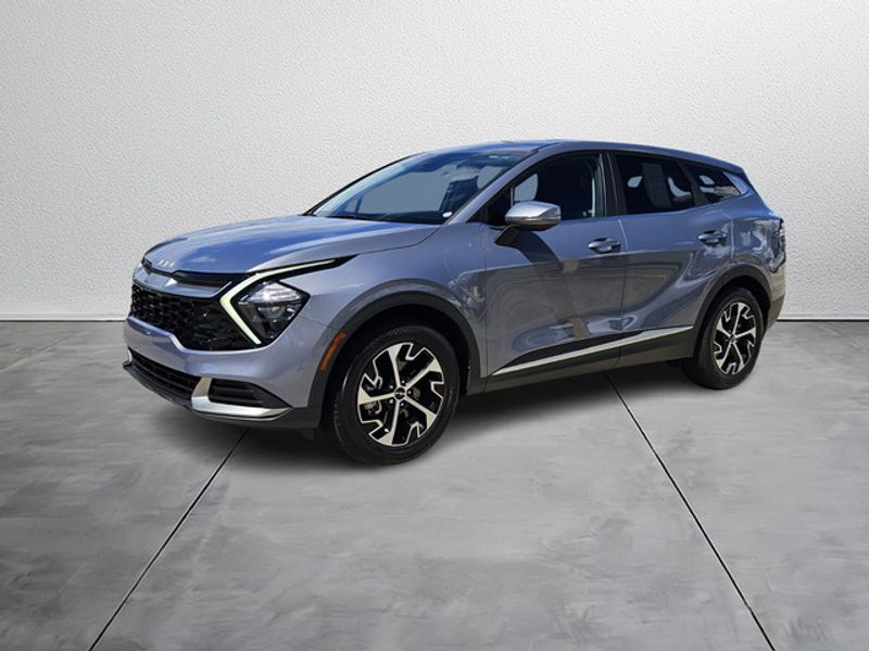 2023 Kia Sportage EX photo 2