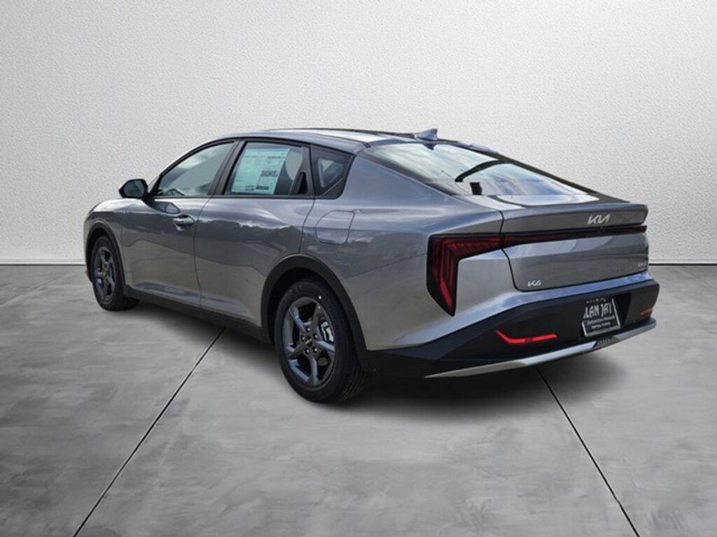 New 2025 Kia K4 LXS Sedan