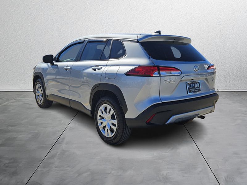2022 Toyota Corolla Cross L photo 3