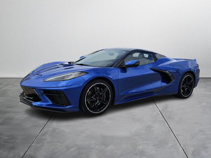 2021 Chevrolet Corvette 3LT photo 2