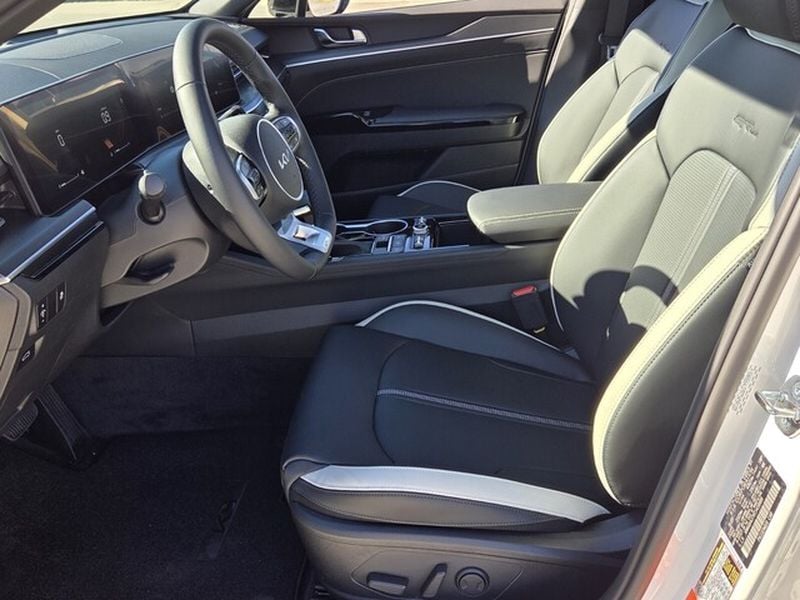2026 Kia K5 GT-Line - Photo 8