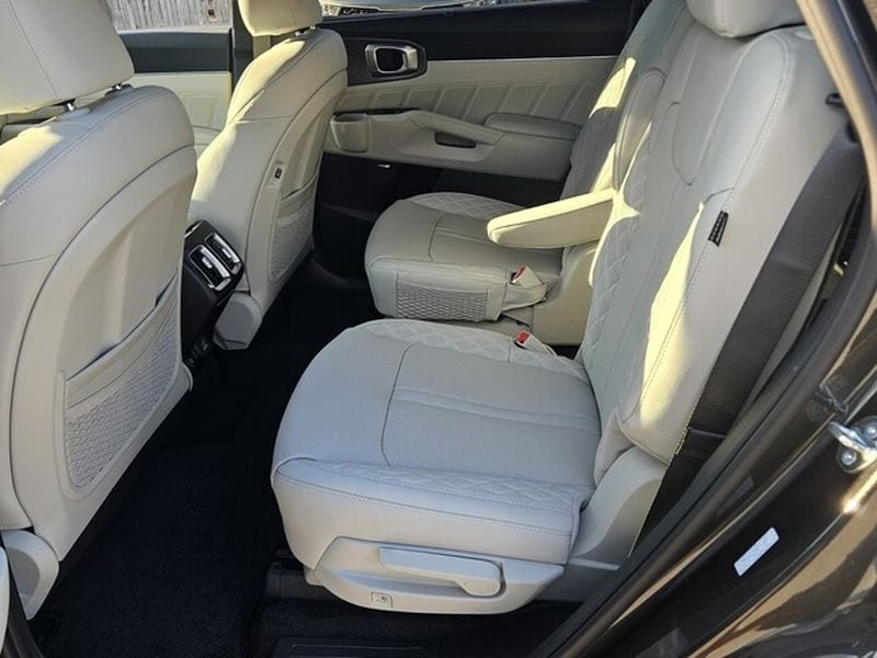 2026 Kia Sorento SX Prestige Hybrid - Photo 8