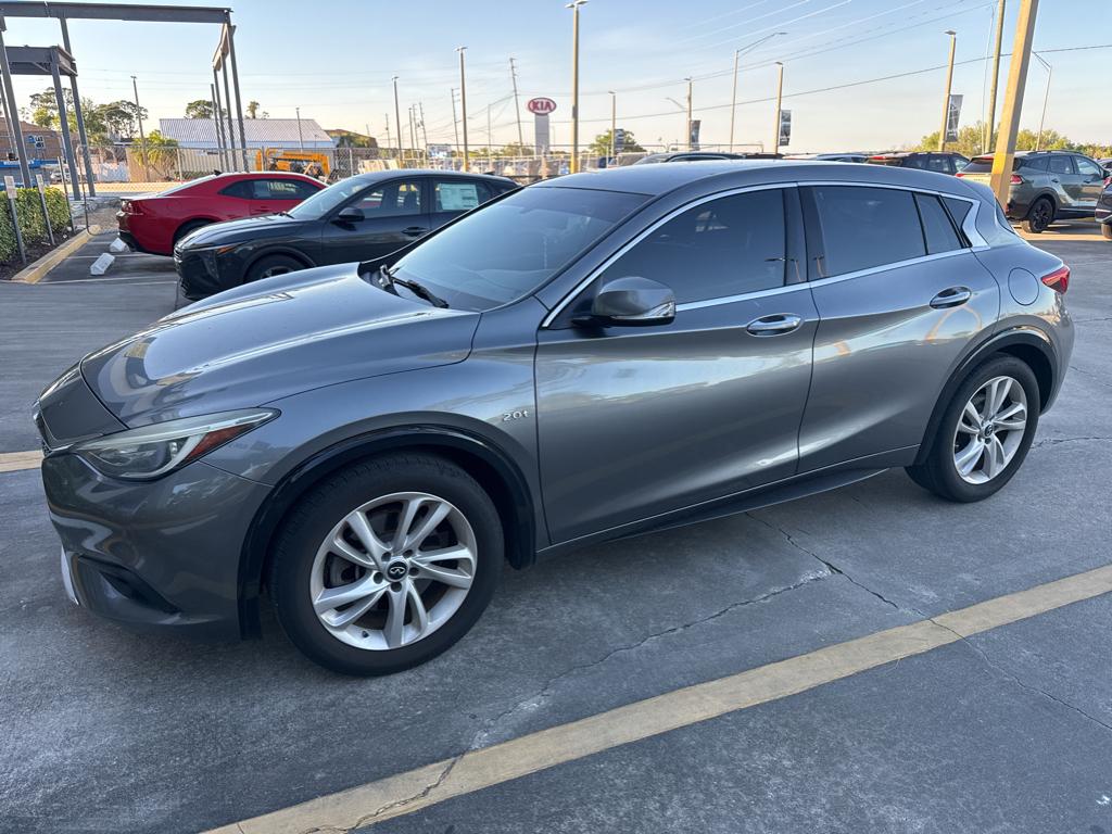 Used 2018 INFINITI QX30 Luxury with VIN SJKCH5CP1JA056582 for sale in Sebring, FL