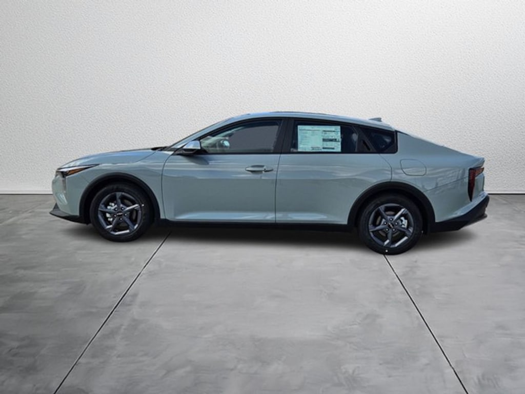 New 2025 Kia K4 LXS Sedan